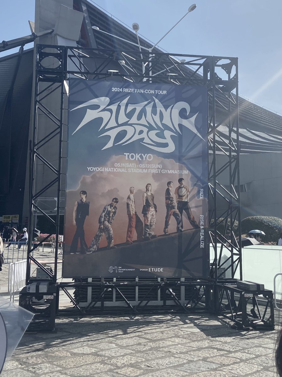 よしなが tweet media