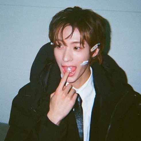 よしなが tweet media