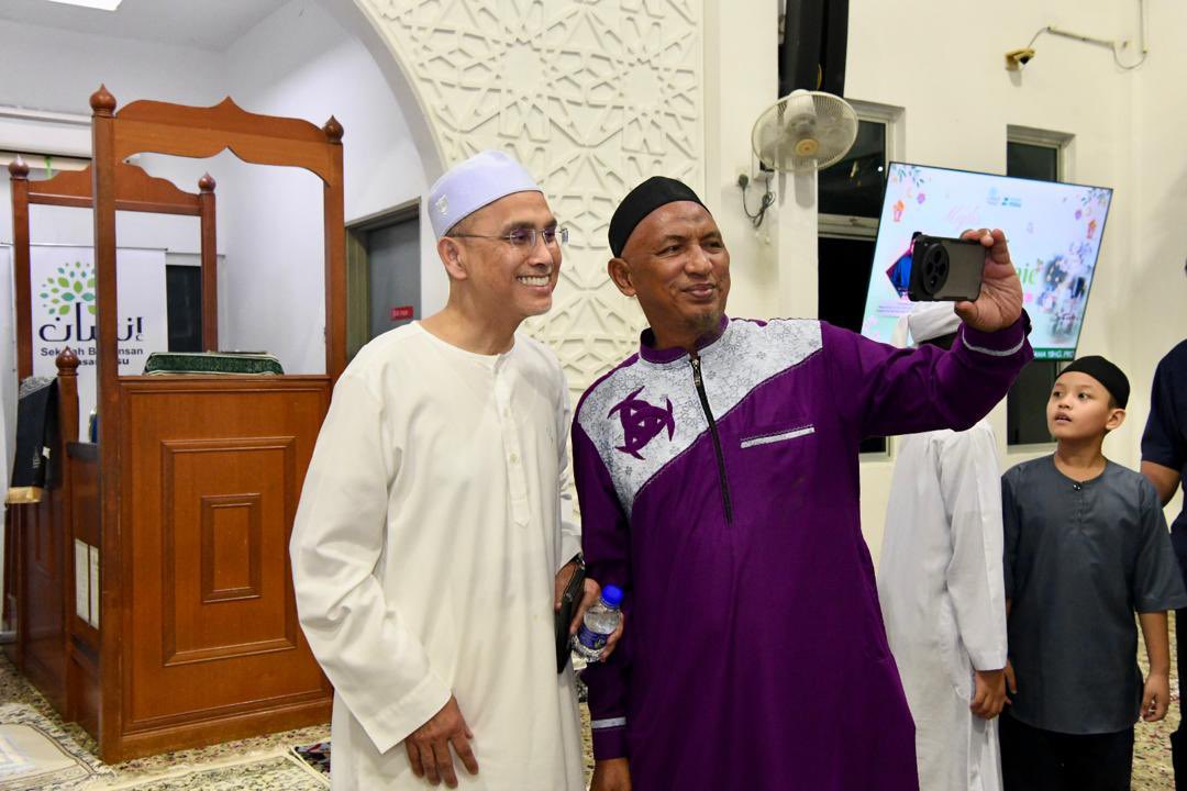 MohdShukriYajid's tweet photo. Cherished the warm moments at the Iftar Jamaei organised by @sbiyayasanmsu, sharing the spirit of Ramadan. Grateful for the togetherness, reflection and sense of family that continues to strengthen our MSU community. @YayasanMSU @MSUMalaysia #RamadanRecharge #RamadanVibes https://t.co/tjb0DSHBu1