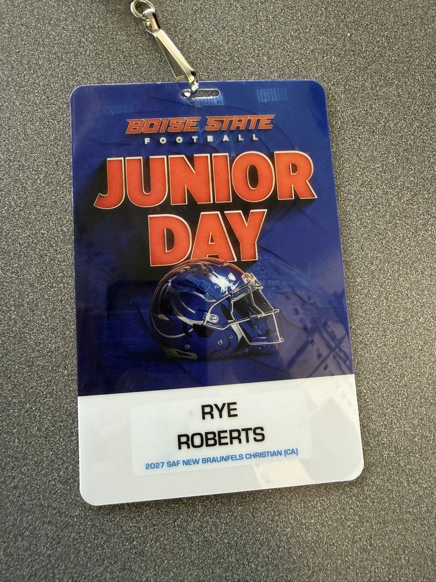 RyeRoberts9's tweet photo. Thank you @Coach_SD @CoachCollins46 @CoachWhitted @Coach_B_Jones_ for the junior Day invite and Boise State experience! Can’t wait to get back on campus. @jdjoseph11 @REPCoachMorgan @REPFootballRec @TXPSMedia @TXPrivateFBGuy https://t.co/uRxKkYS8az