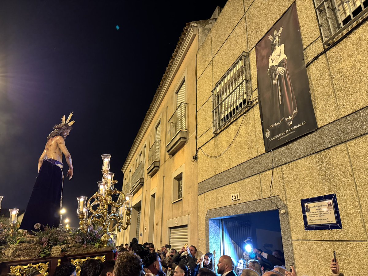 23:42h | El origen y el futuro. 

El Señor de la Humildad, donde el sueño de nuestra Agrupación comenzó.

#Bendición #HumildadBarbadillo