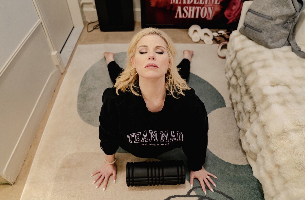 madsmashton's tweet photo. megan picture of the day!! #teammad #weonlywin 💜 https://t.co/jqSxoRISVt