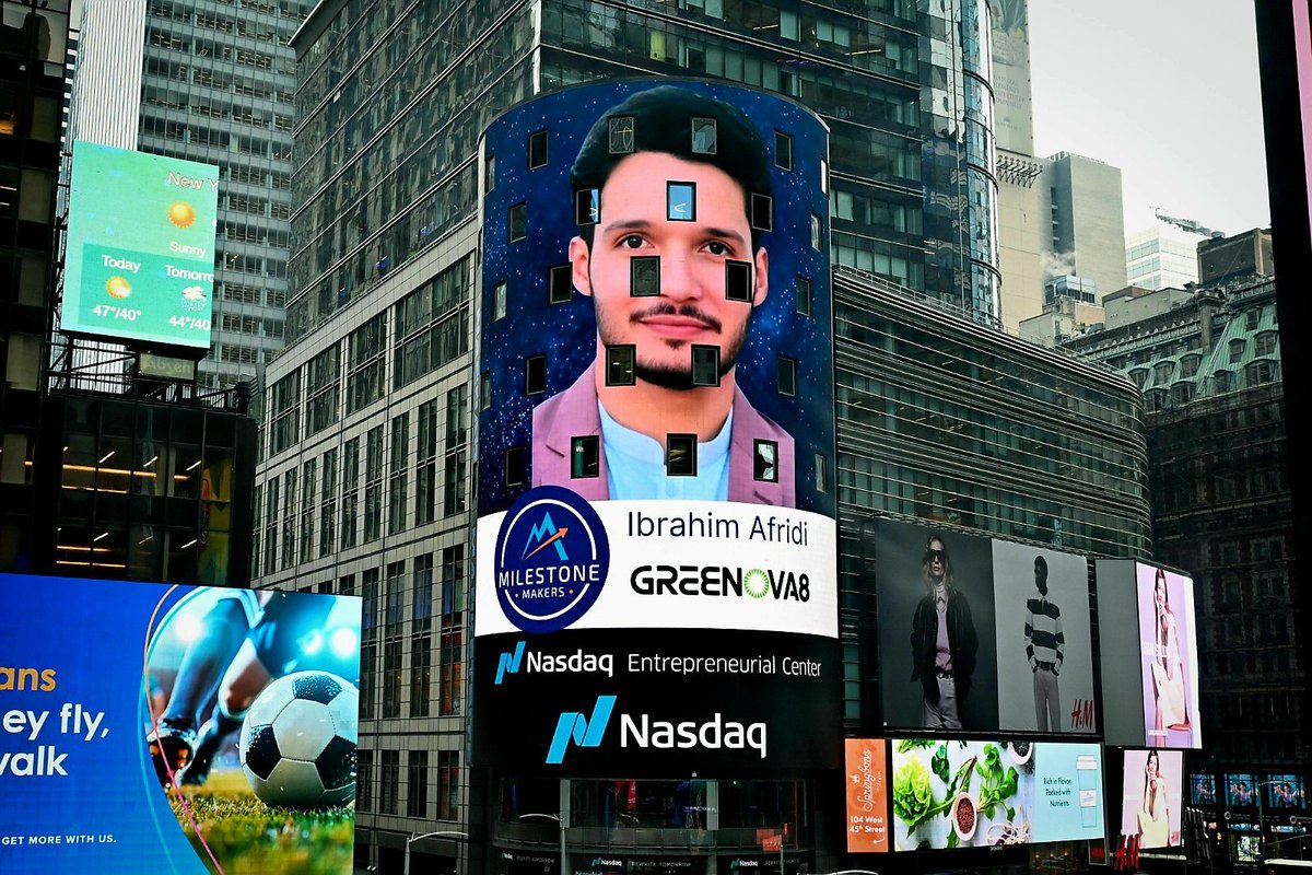 IBrahimAfd10's tweet photo. @greenova8 lit up Times Square on the @Nasdaq screen.

The AI revolution need more electricity than most countries produce.

Every data centre. Desperate for green power.

Yet 99% of people can't invest
We fixed $100. Own the infrastructure. Earn monthly
https://t.co/iWUHU8xASx https://t.co/XtEowGnKKs