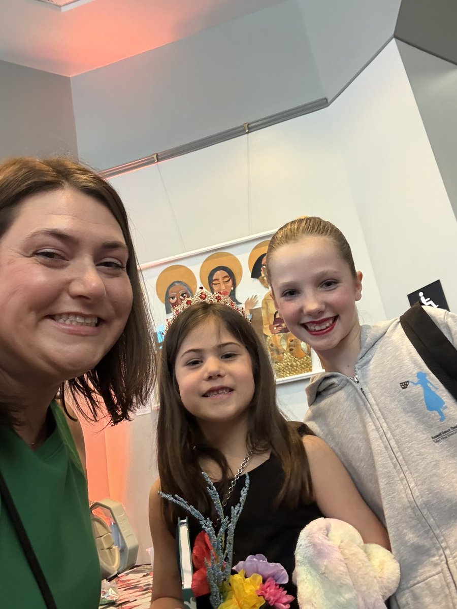 Danielle Combs tweet media