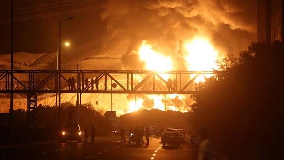 Paradox0052's tweet photo. BREAKING: Fire reported at an oil depot in Tehran’s Aghdasieh district after U.S.–Israel strikes https://t.co/zivuSa7ZRe