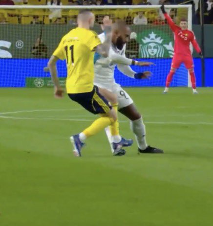 🚨🚨🚨🚨🚨🚨🚨🚨🚨🚨🚨 

لقطة بروزوفيتش بأجماع خبراء التحكيم طرد

• نواف شكرالله: بطاقة حمراء ❌
• محمد ريشة: بطاقة حمراء ❌ 
• سعد الكثيري: بطاقة حمراء ❌
• جمال غندور: بطاقة حمراء ❌
• عبدالله القحطاني: بطاقة حمراء ❌
• سمير عثمان: بطاقة حمراء ❌