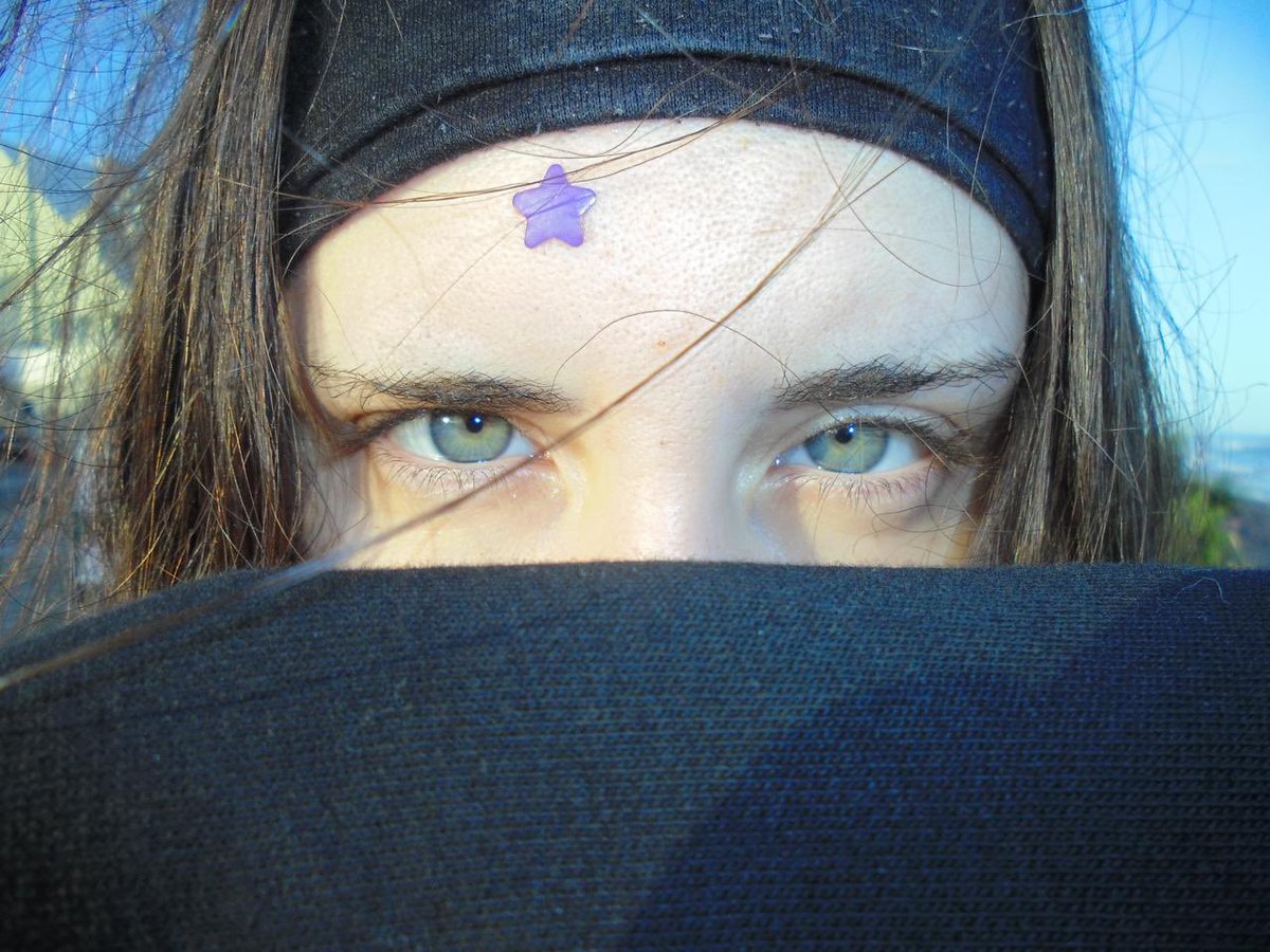 n1k0le_'s tweet photo. me compré una camarita digital para poder sacarle fotos a mi novia y que salga de la misma manera que se ve a través de mis ojos https://t.co/BCg54LWyPP