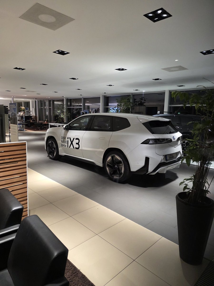 Tobias Christopher Lorenz tweet media