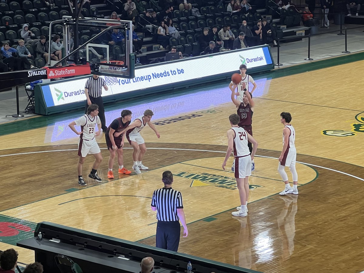 DaksHoops's tweet photo. At the line again for ⁦@BrooklanBruce13⁩ 
💵from the charity stripe https://t.co/kBMEkNHmHs