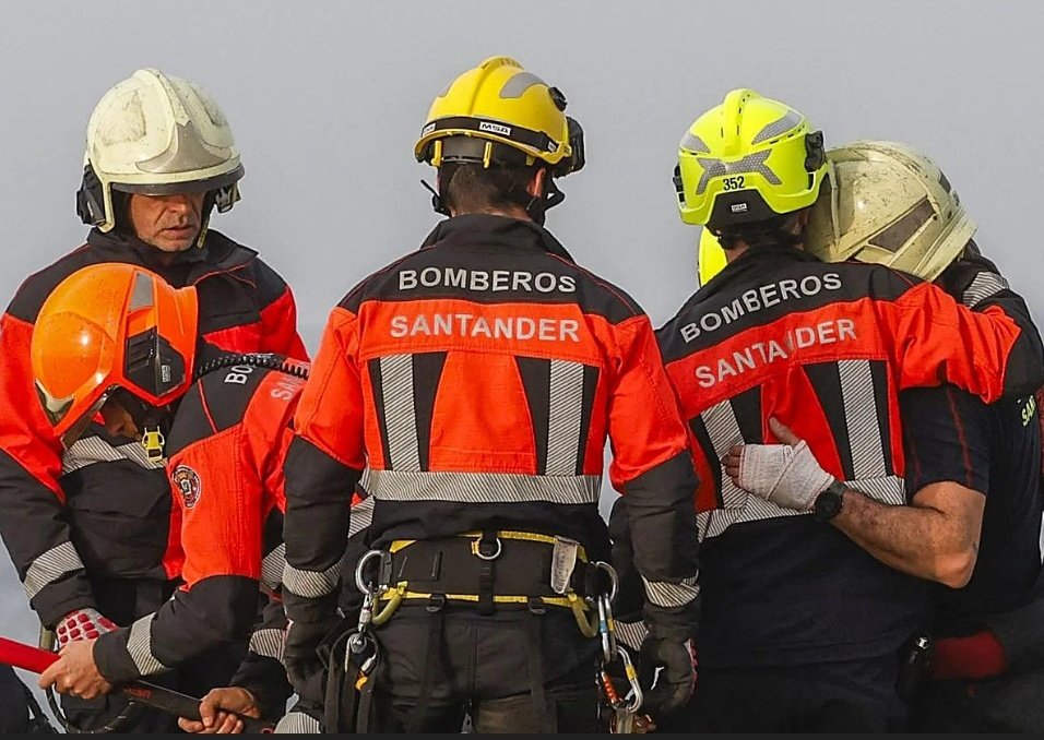 También se rompen, porque son humanos. Y eso los hace más grandes.

Santander.

Foto Juanjo Santamaría, para El Diario Montañés.