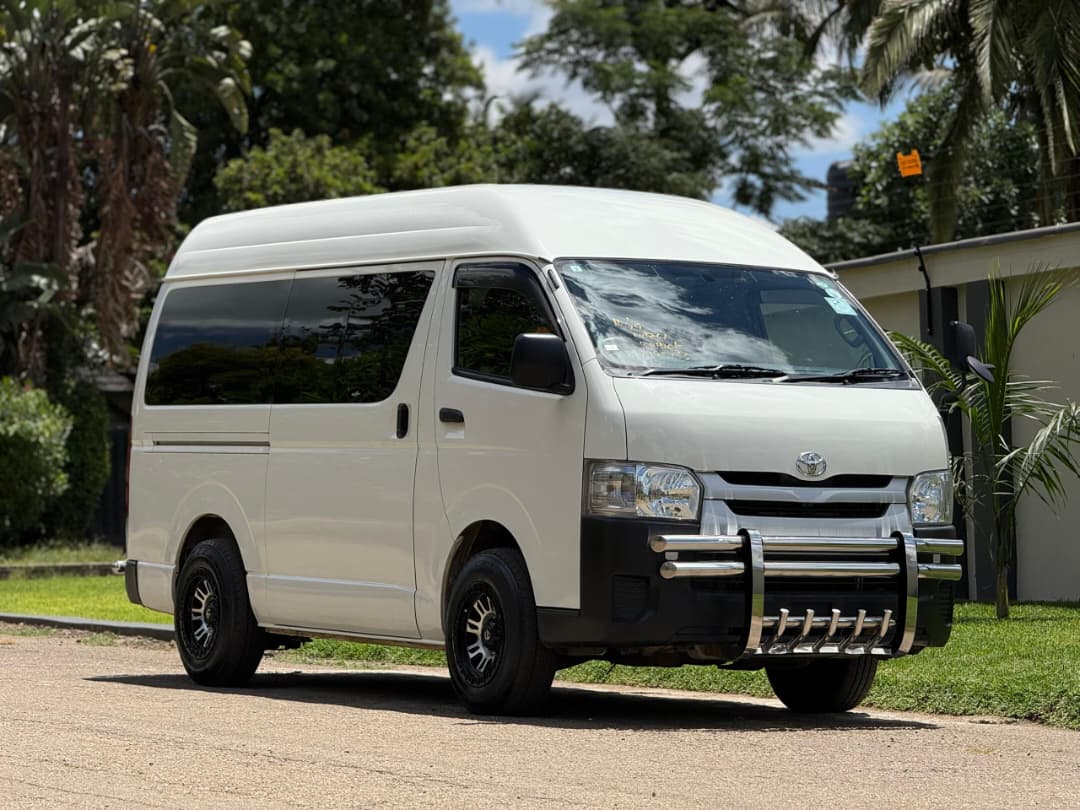 JUST LANDED 🔥🔥
TOYOTA HIACE  High Roof
Baby Quantum
Recent Import
Model 2016
Aircone Luxurious Bus
Day Old In Zimbabwe
3.0L (1kd) 
4doors
2wheel 
Asking price 
💲2️⃣6️⃣8️⃣0️⃣0️⃣