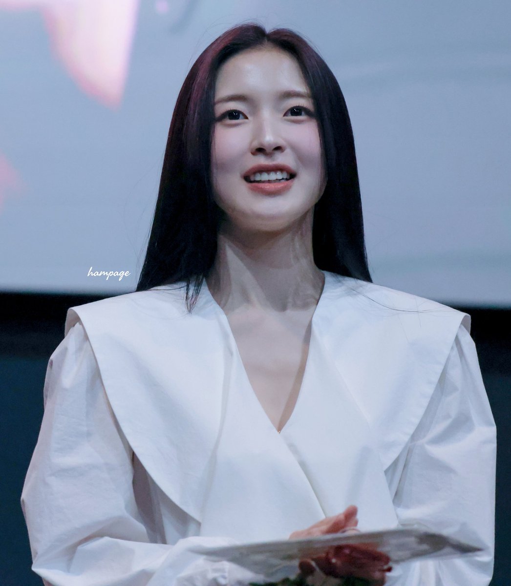 260307 
영화 #매드댄스오피스 무대인사

해리😊

#아린 #오마이걸