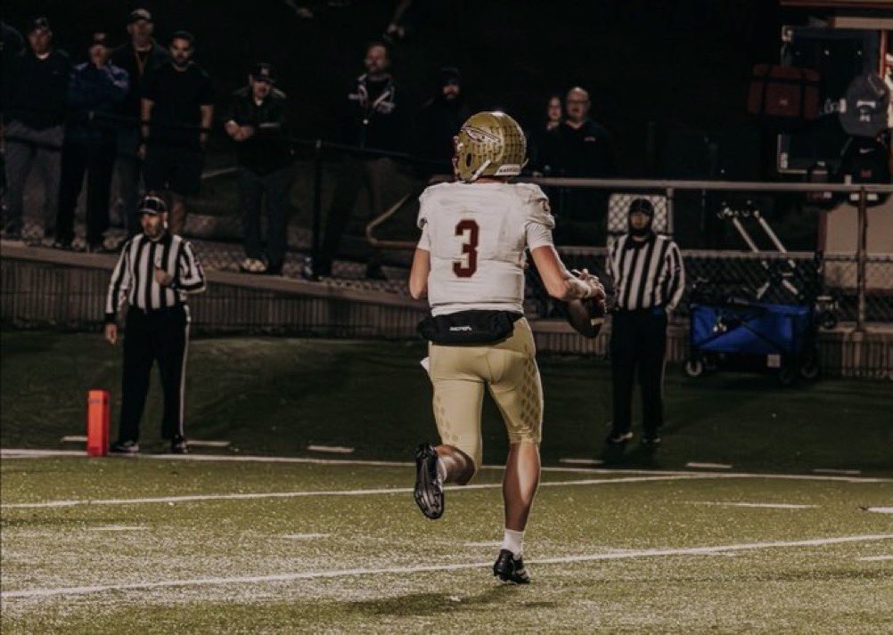 CSmithMedia's tweet photo. Riverdale’s offense next season is going to be INSANE.

The Warriors have four players ranked inside the top 5 of their positions.

Gavin Hampton - No. 2 QB in 2028
Brylan Oduor - No. 2 WR in 2027
Luke Tritch - No. 2 WR in 2029
Sutton Gutting - No. 5 TE in 2027 https://t.co/oiQSZgscKO