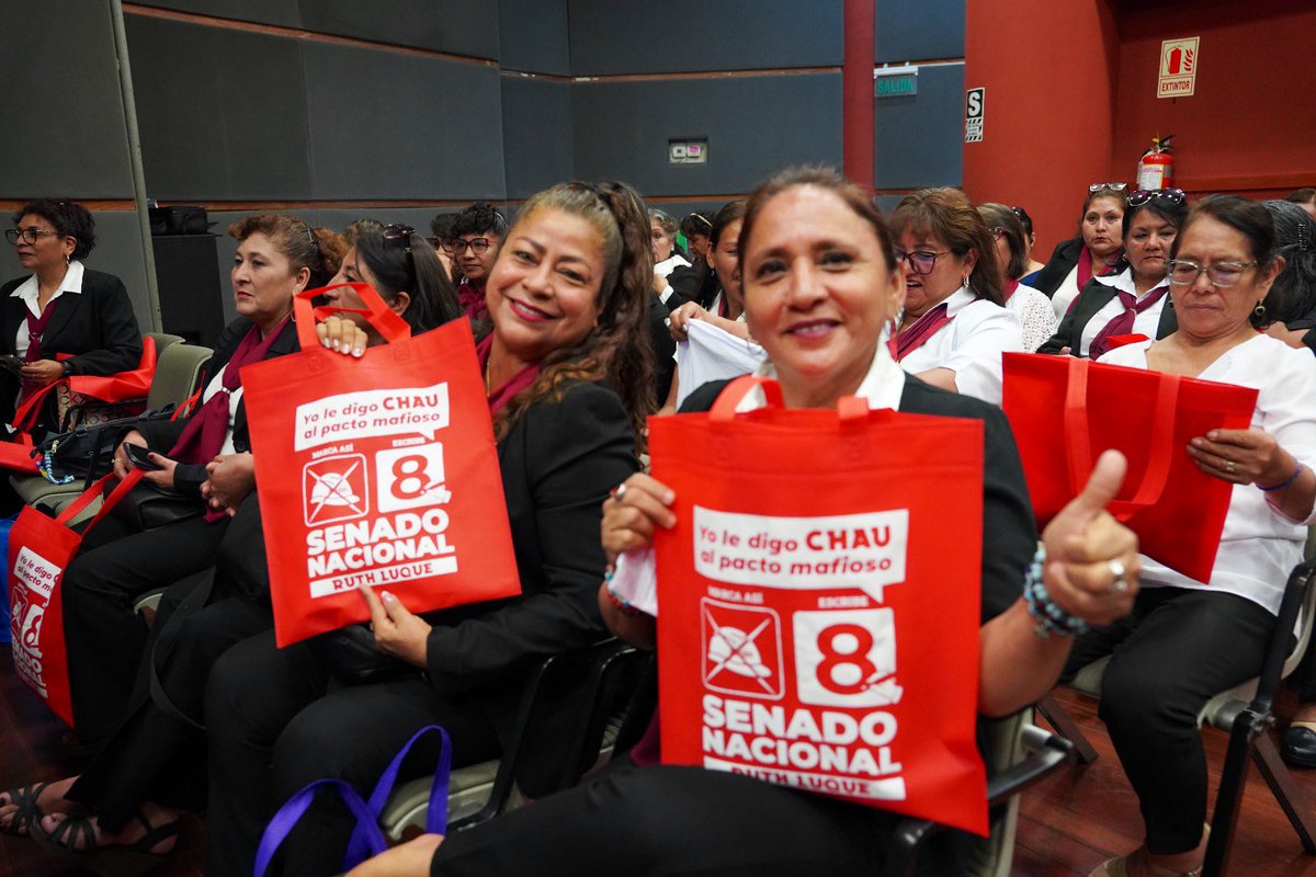RuthLuqueIbarra's tweet photo. Dialogamos con mujeres de @FENTASE expusimos prupuestas y ratificamos que sin mujeres no hay nación. Seguimos en la defensa de los derechos de las mujeres trabajadoras #8M #LopezChauPresidente #SenadoNacional #EscribeEl8 https://t.co/Xtheqj8TpH