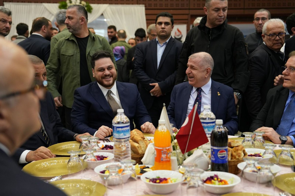Zafer Partisi’nin iftar programında Zafer Partisi Genel Başkanı Sn. Ümit Özdağ ve Adalet Partisi Genel Başkanı Sn. Vecdet Öz ile bir araya geldik. 
Nazik davetleri ve misafirperverliği için Sn. Ümit Özdağ’a ve Zafer Partisi teşkilatına teşekkür ederim. <a href="/umitozdag/">Ümit Özdağ</a> <a href="/oz_vecdet/">Dr. Vecdet Öz</a>