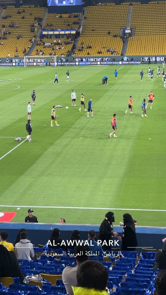 #النصر_نيوم
اول مره بالملعب🫢