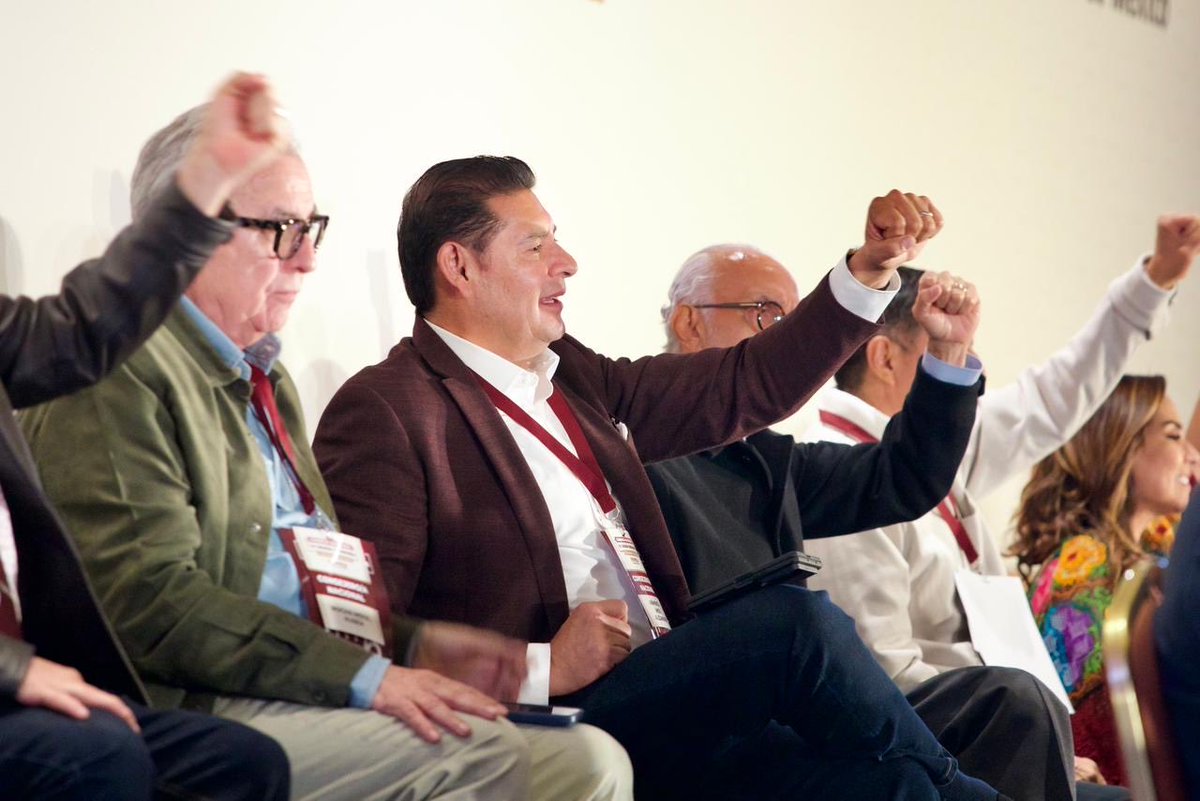 🤗 Pertenecer a este gran movimiento de la Cuarta Transformación es honrar los principios humanistas con los que se identifican millones de mexicanas y mexicanos. 🇲🇽🫰🏼

Presente en el VII Consejo Nacional de <a href="/PartidoMorenaMx/">Morena</a>, donde trabajamos con fortaleza, unidad y lealtad, bajo