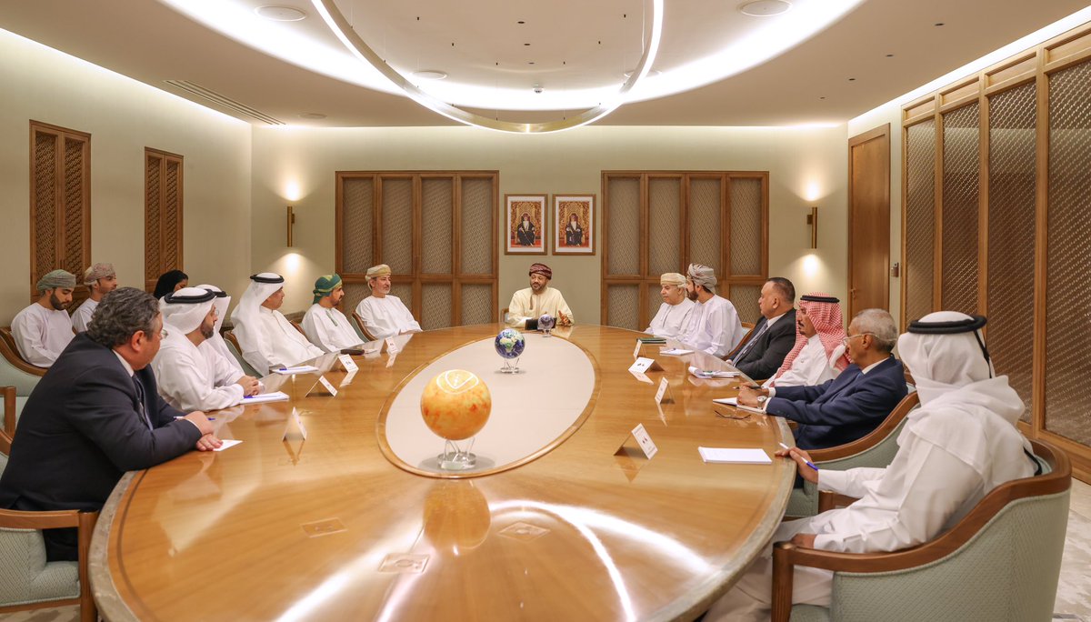 OmanNewsAgency's tweet photo. التأكيد على ضرورة إيلاء الأولوية القصوى ومواصلة الضغوط السياسية والدبلوماسية وتكثيفها لصالح إيقاف الحرب الإسرائيلية الأمريكية على #إيران، واحتواء تداعياتها ومواجهة تحدياتها على الأمن والاستقرار وسلامة الشعوب، أبرز ما تطرّق له معالي السّيد وزير الخارجية خلال لقائه مع عدد من سفراء الدول الأوروبية غير الأعضاء في الاتحاد الأوروبي والولايات المتحدة الأمريكية والبرازيل وتركيا وسفراء دول #مجلس_التعاون لدول الخليج العربية والعراق والأردن ومصر المعتمدين لدى #سلطنة_عُمان.

#العُمانية