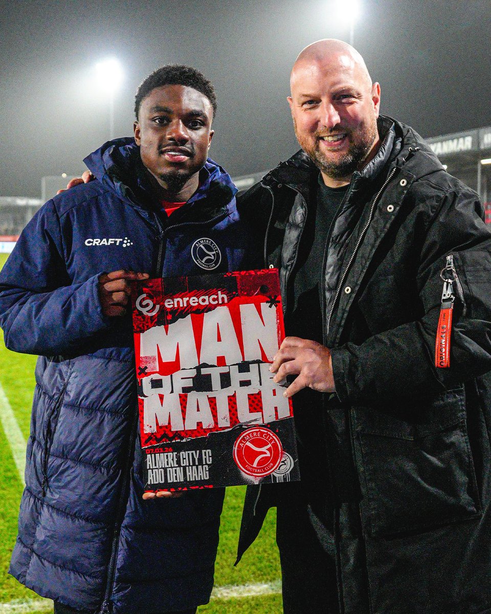 AlmereCityFC's tweet photo. Enreach Man of the Match: Emmanuel Poku! ⭐️

Maar de echte Man of the Match was het medische team. Zij waren vandaag van onschatbare waarde! 🙏

#ALMADO https://t.co/9gnYBUB7do