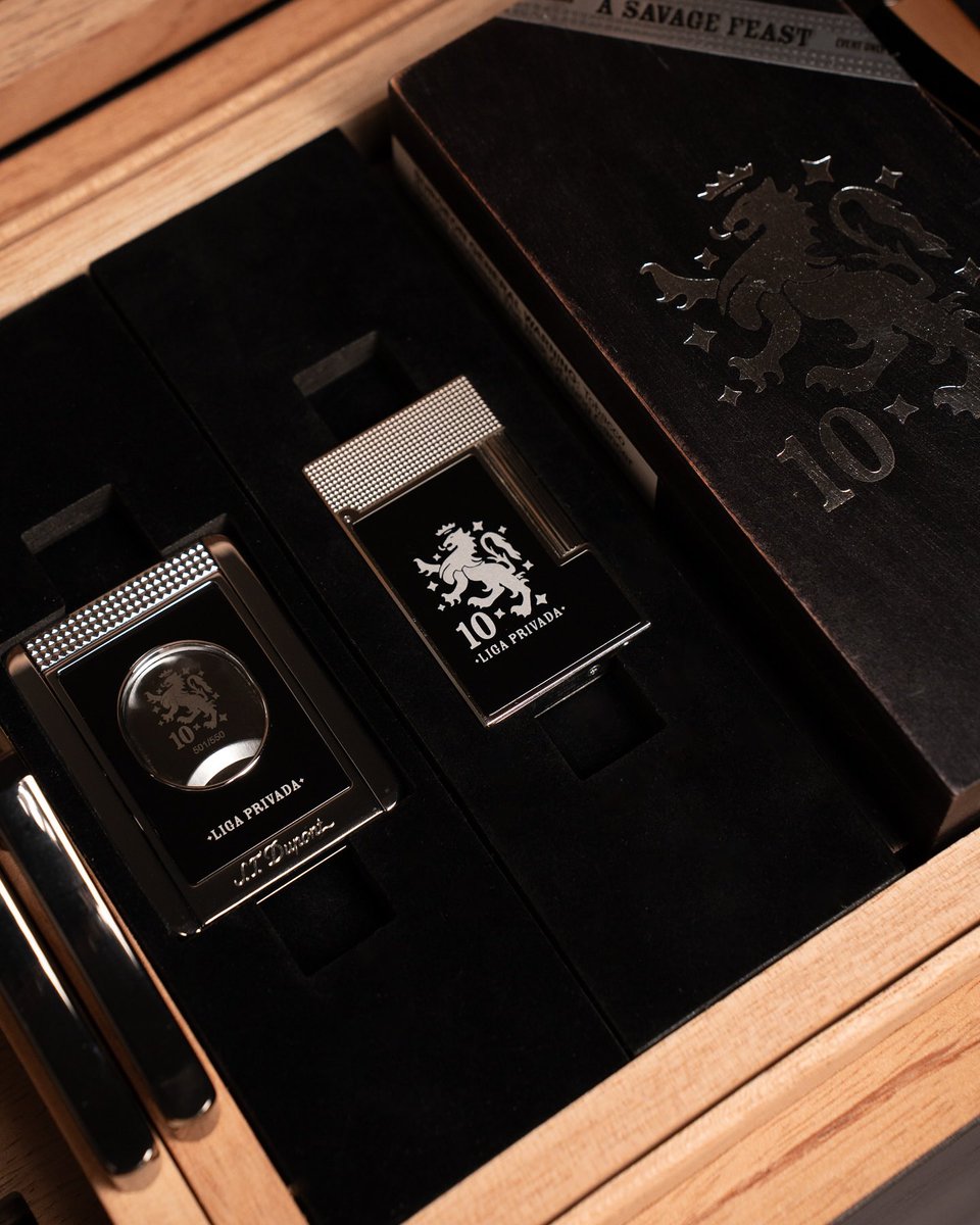 cabinettb's tweet photo. Liga Privada 10 Aniversario S.T. Dupont Collection ya está en nuestras tiendas. Una pieza exclusiva para verdaderos coleccionistas.

📍Disponible en: Lincoln, Arroyo Hondo, Punta Cana y Chavón
📍Santiago: próxima semana

#CabinetExperience #LigaPrivada #STDupont #DrewEstate https://t.co/qFHJToTKTx