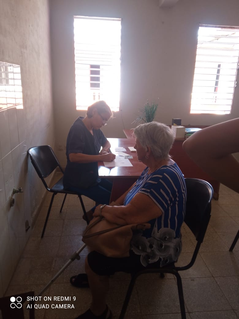 BarceloYesika's tweet photo. En el municipio de Los Arabos se continúan las interconsultas, hoy con 13 especialidades, entre ellas  cardiología, urología,  cirugía, MNT, fisiatría, Pediatría, Obstetricia, medicina interna.
#MatancerosEnVictoria 
#CubaSoberana 
#CubaPorLaSalud https://t.co/SHd0BS5VPh