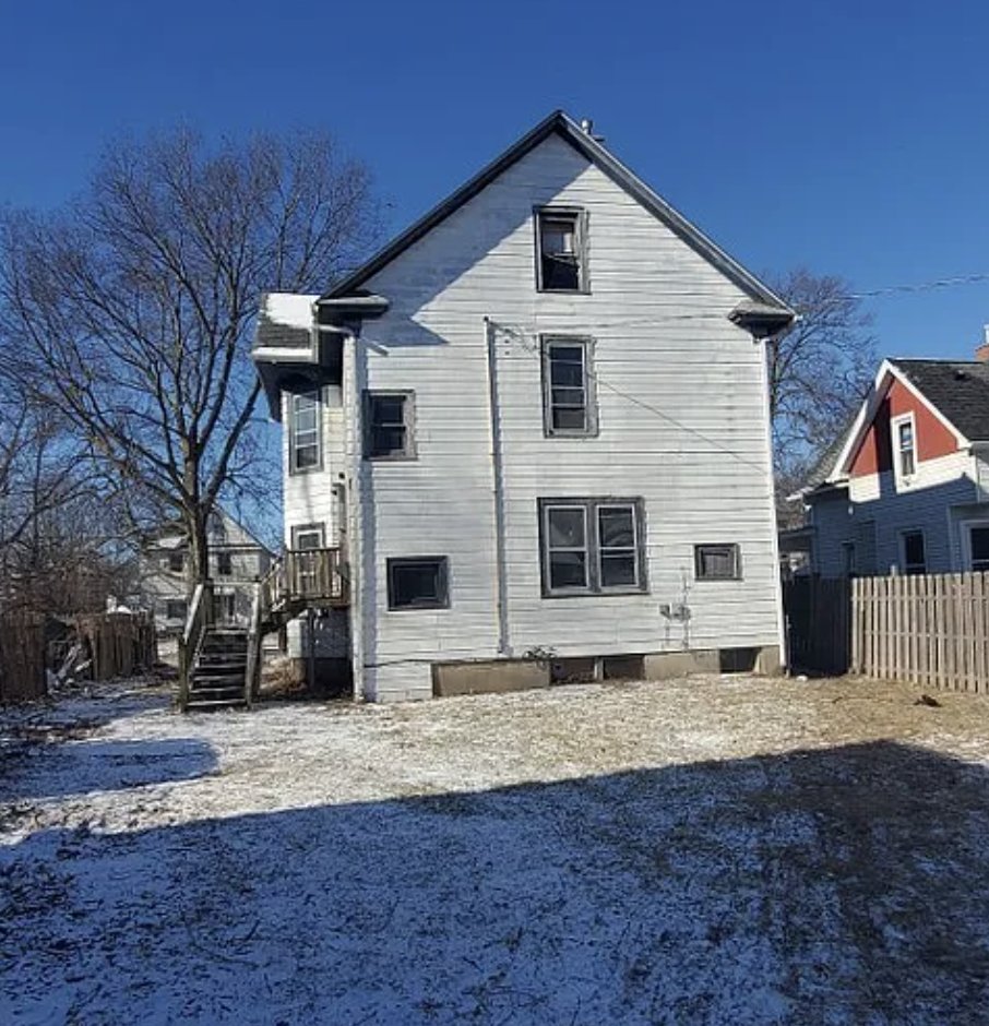 oldhouseunder50's tweet image. $41,750 Cheapest House of the Day! c.1909 #Illinois 
#duplex. oldhousesunder50k.com/c-1909-illinoi…