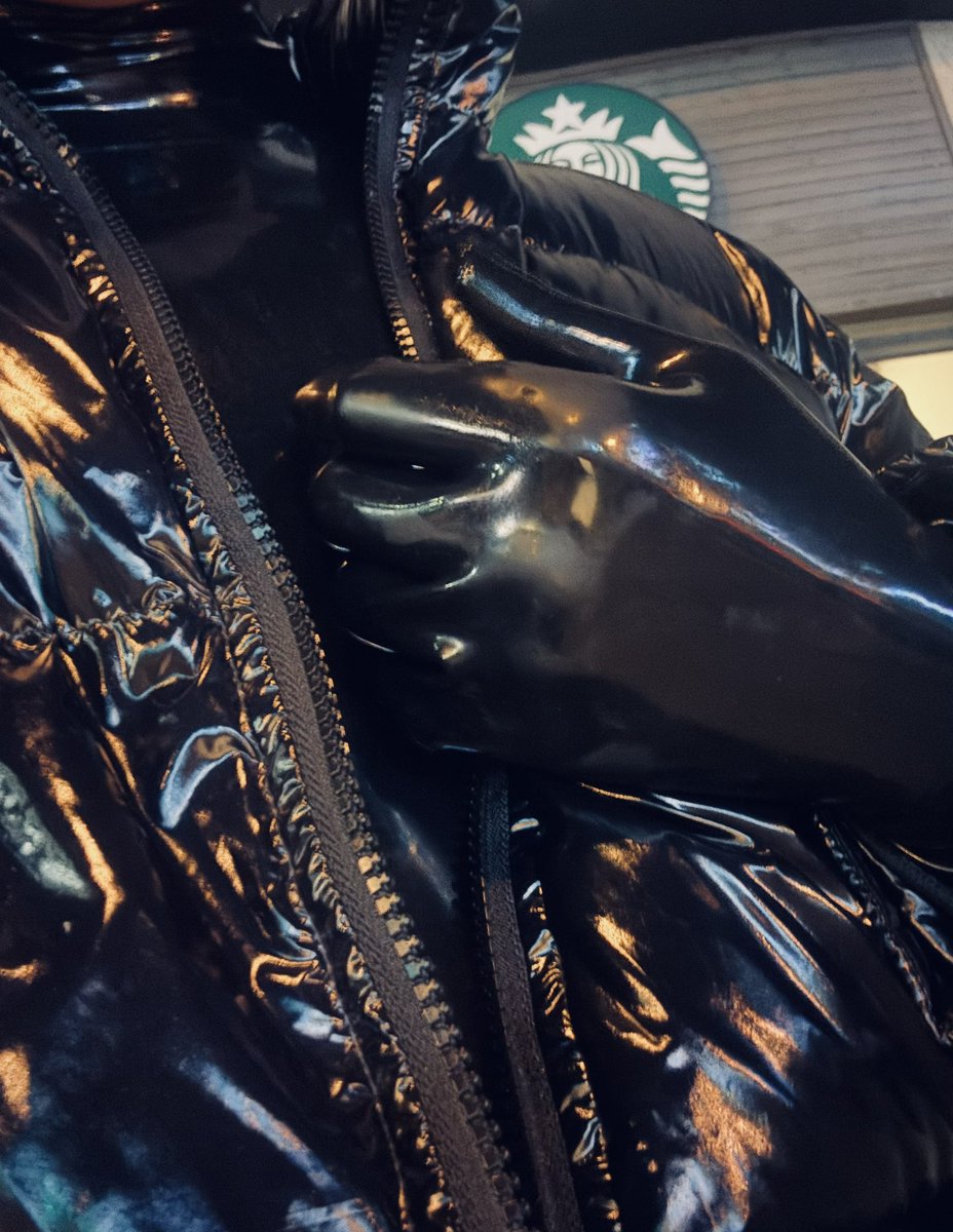 BlackRubber tweet media