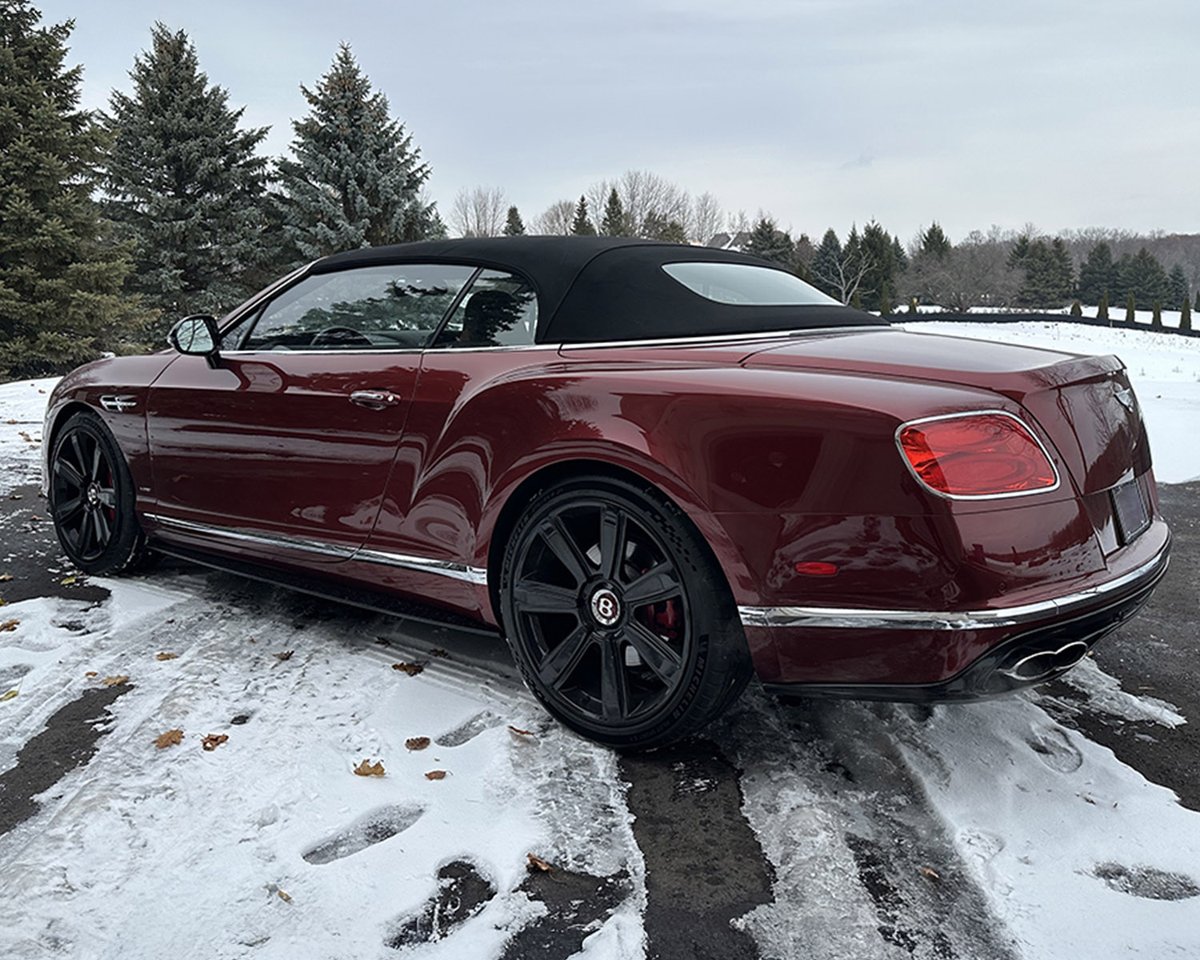 Barrett_Jackson's tweet image. Luxury at idle, savage when asked. The 2016 #Bentley #Continental GT V8 S #convertible is powered by a twin-turbocharged 4.0-liter V-8 engine producing 521hp. Selling with No Reserve during the 2026 Palm Beach Auction, April 16-18.

Learn more: bit.ly/PB26TW-2016Ben…