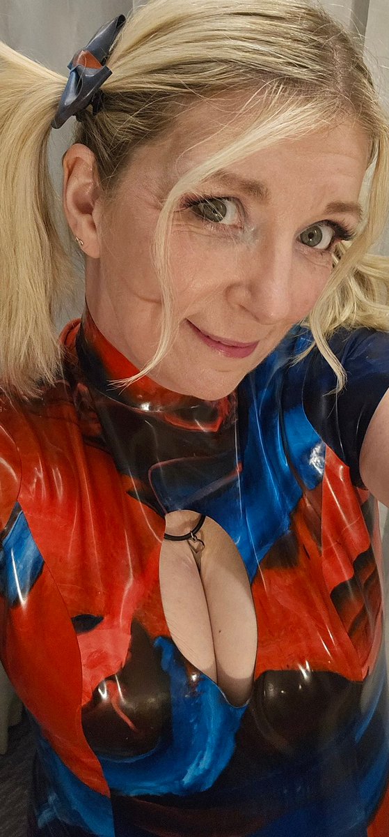 Boundinlatex tweet media