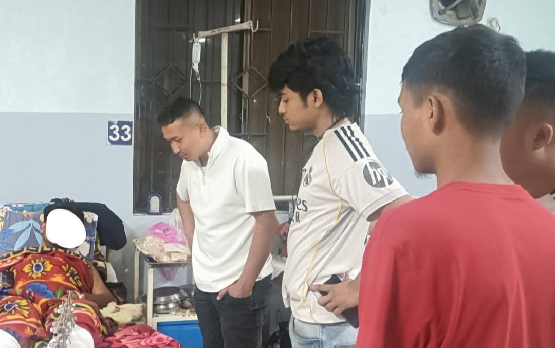 tisftipra's tweet photo. Our Hon'ble President Shri Sajra Debbarma and #TISF warriors visited an accident victim at GBP Hospital, Agartala, who was injured in an unfortunate incident, and had a conversation with police officials. https://t.co/ohQTiDizDi