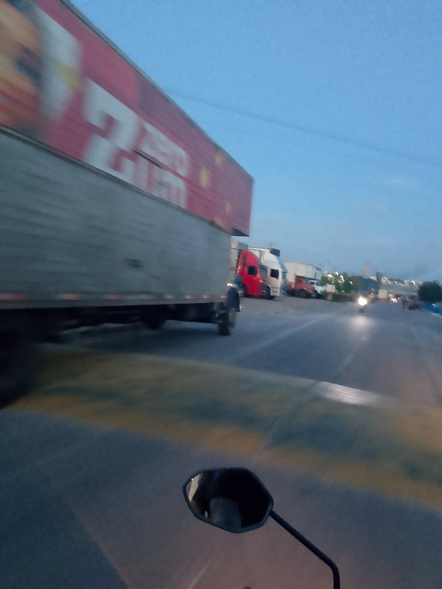 omeninodefortal's tweet photo. Ontem a #Pegação na famosa #Lagoa da C*c@ Gerou muitos #Machos #Casados levei pica de uns 5 caras #Suruba foi insana, nas fotos é a famosa rua da s*a*i@ vários #caminhoneros Para arrombar gostoso muitos #tarados
#Gay #Putaria #Sexo #Fortaleza https://t.co/Yr3DpDAI2T