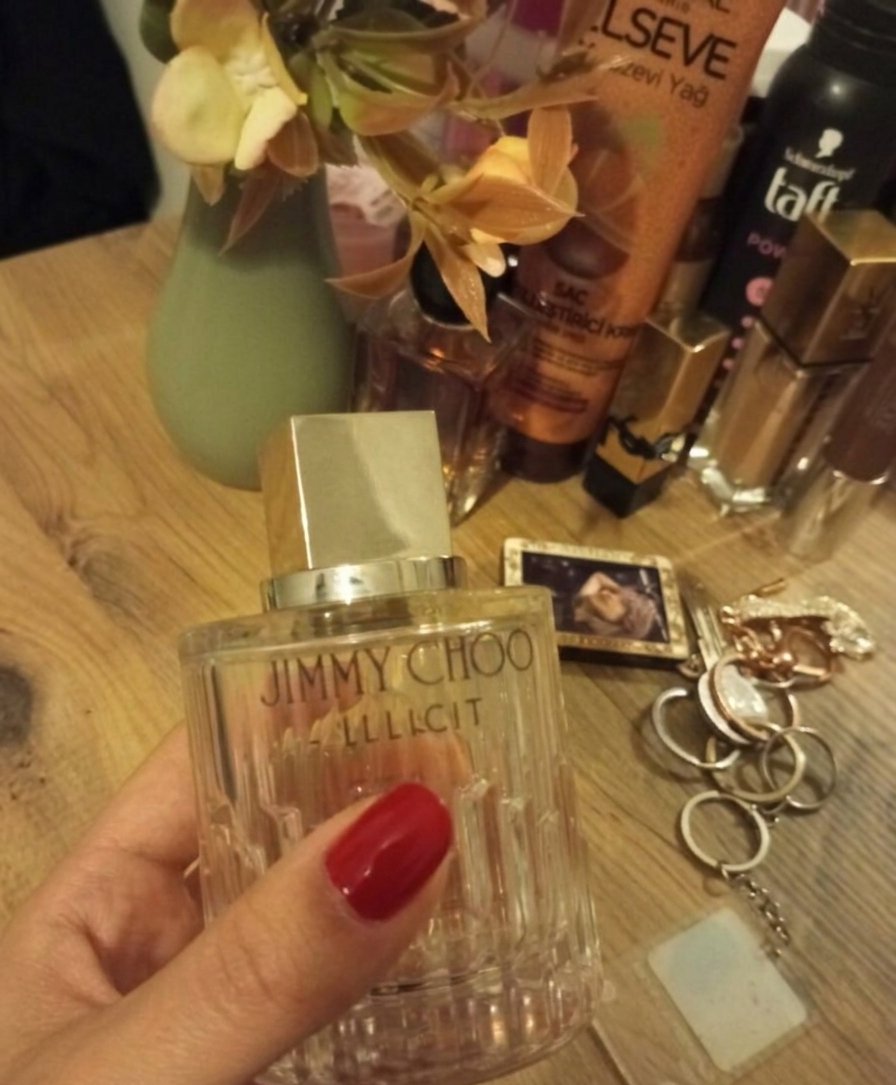 I searched everywhere  but I couldn’t find it neither on websites nor in shopping malls I was told it has been discontinued Pleaseee bring my perfume back I don’t want any other scentt  💔
#IDoInChoo #JimmyChoo
jimmychoo.com/en/bridal/