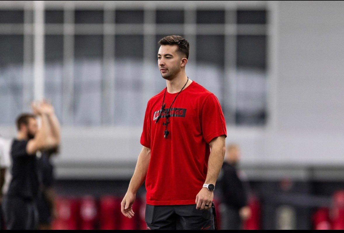 CaedenCallahan's tweet photo. Blessed for the opportunity to learn and grow everyday from the best coaches in the country, develop as a coach, and train elite athletes to become great men. 

Be where your feet are! #GoDawgs https://t.co/f35fGVM06h