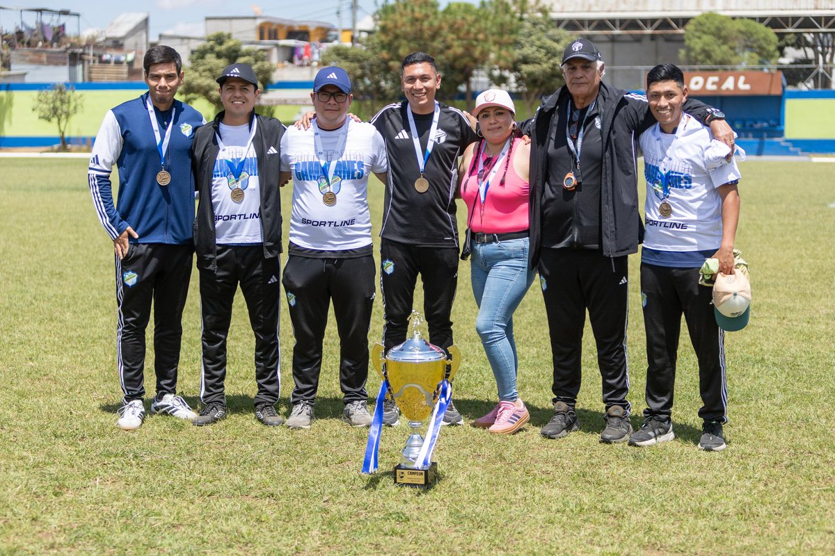 CremasOficial's tweet photo. 🏆 CAMPEONES CATEGORÍA SUB-13 👻🔥

¡Felicidades muchachos! 🥳👏🏻

#VamosCremas https://t.co/na8NHZT1lf
