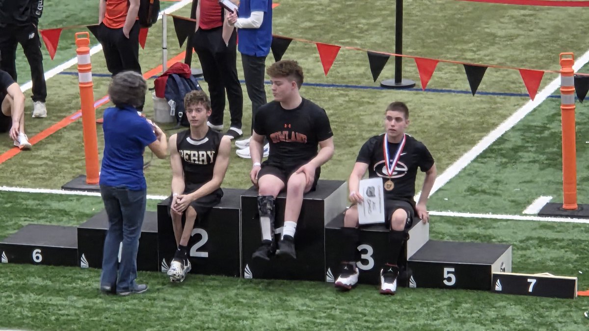 Perry Track & XC tweet media