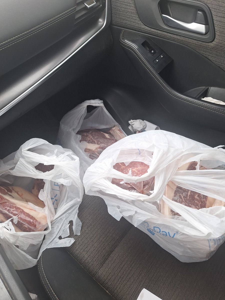 rlshtygngr's tweet photo. Grocery shopping at the neighboring ranch this morning 😍
#eatbeef #supportyourlocalrancher
#localbeef
#Carnivore https://t.co/R4XdJjB3KZ