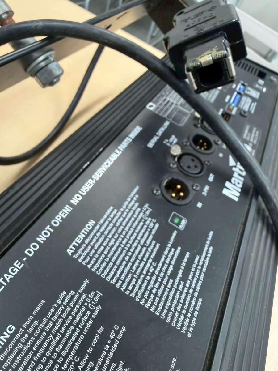 D口動作未確認のatomic3000誰か買わないですか？
中古相場より安く譲ります
ストックが4台ありますがひとまず1台
興味あればリプください！

 #照明
 #舞台照明
 #ストロボ