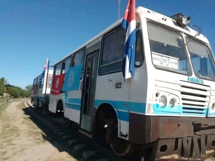 MaritzaRod29378's tweet photo. Hombres que día día hacen por nuestro pueblo garantizando el traslado y seguridad a lugares de difícil acceso en nuestro municipio, se les ha otorgado un merecido reconocimiento, Felicidades https://t.co/AdavSntXZm
