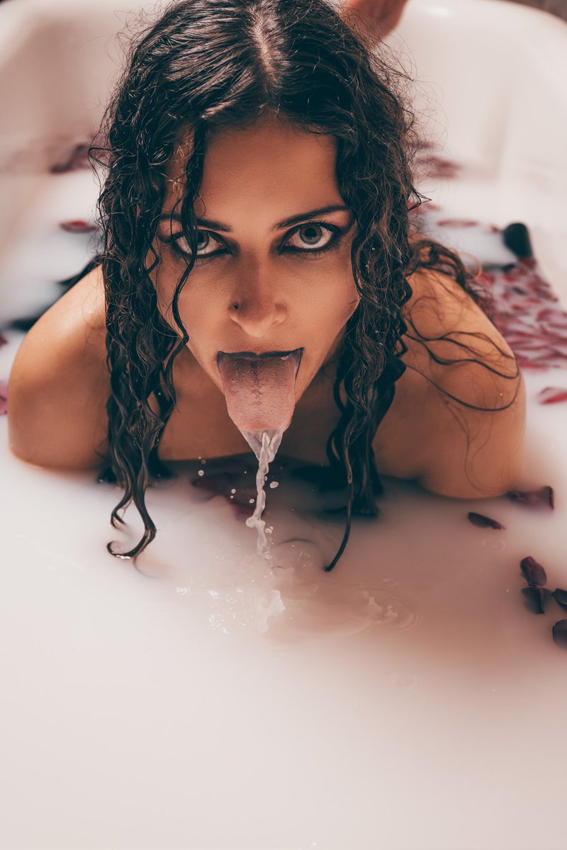 Grim Solace tweet media