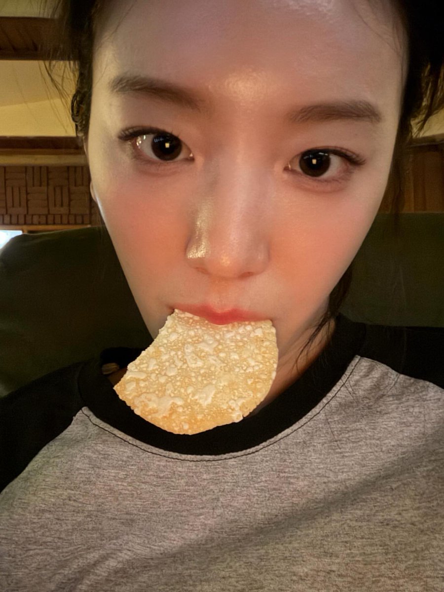 i havent forgotten about these cute pics yet... theyre just so cute... my god am i really talking about a woman whos about to be 30