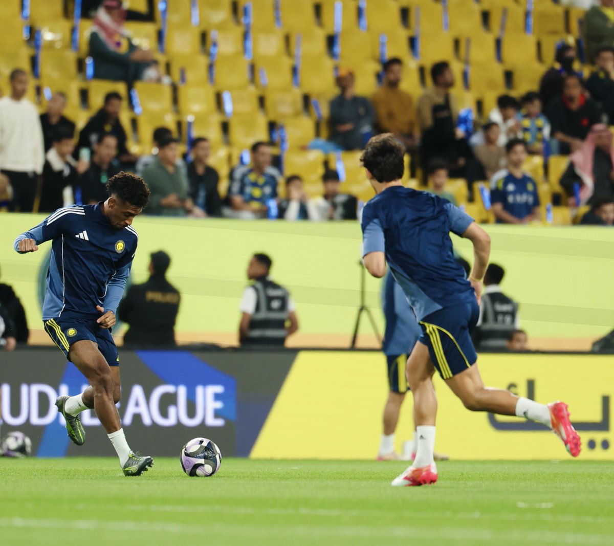 AlNassrFC's tweet photo. عشـر دقائق تفصلنا عن البداية ⏳
#النصر_نيوم https://t.co/BfQXJjF4Sb