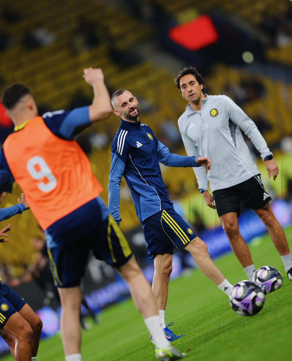 AlNassrFC's tweet photo. عشـر دقائق تفصلنا عن البداية ⏳
#النصر_نيوم https://t.co/BfQXJjF4Sb