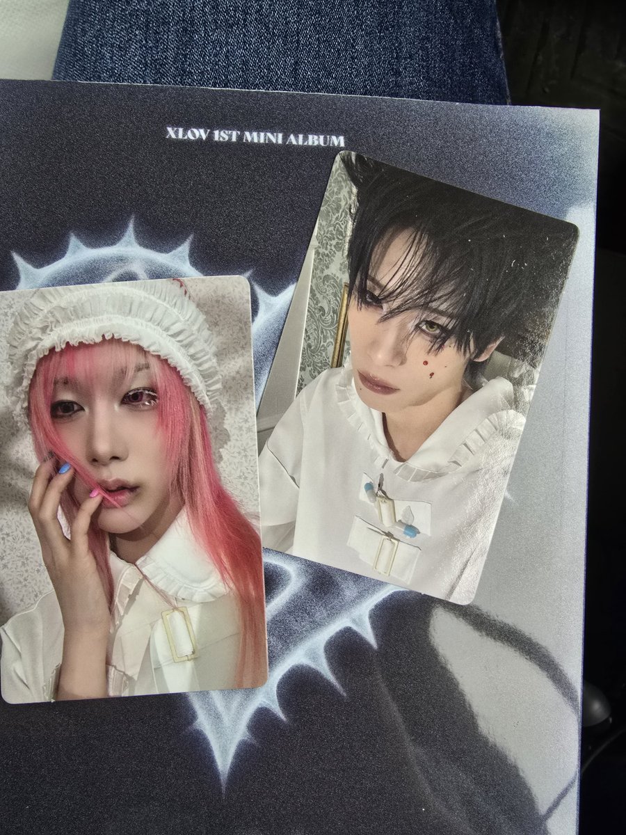 MaxFroggy_'s tweet photo. Ah an extra rui. What will I do with it 😭 https://t.co/Xz39XL9Sf0