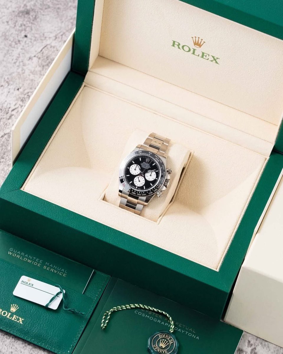 Luxurious Exclusive Watches &Jewellery🇬🇭 tweet media
