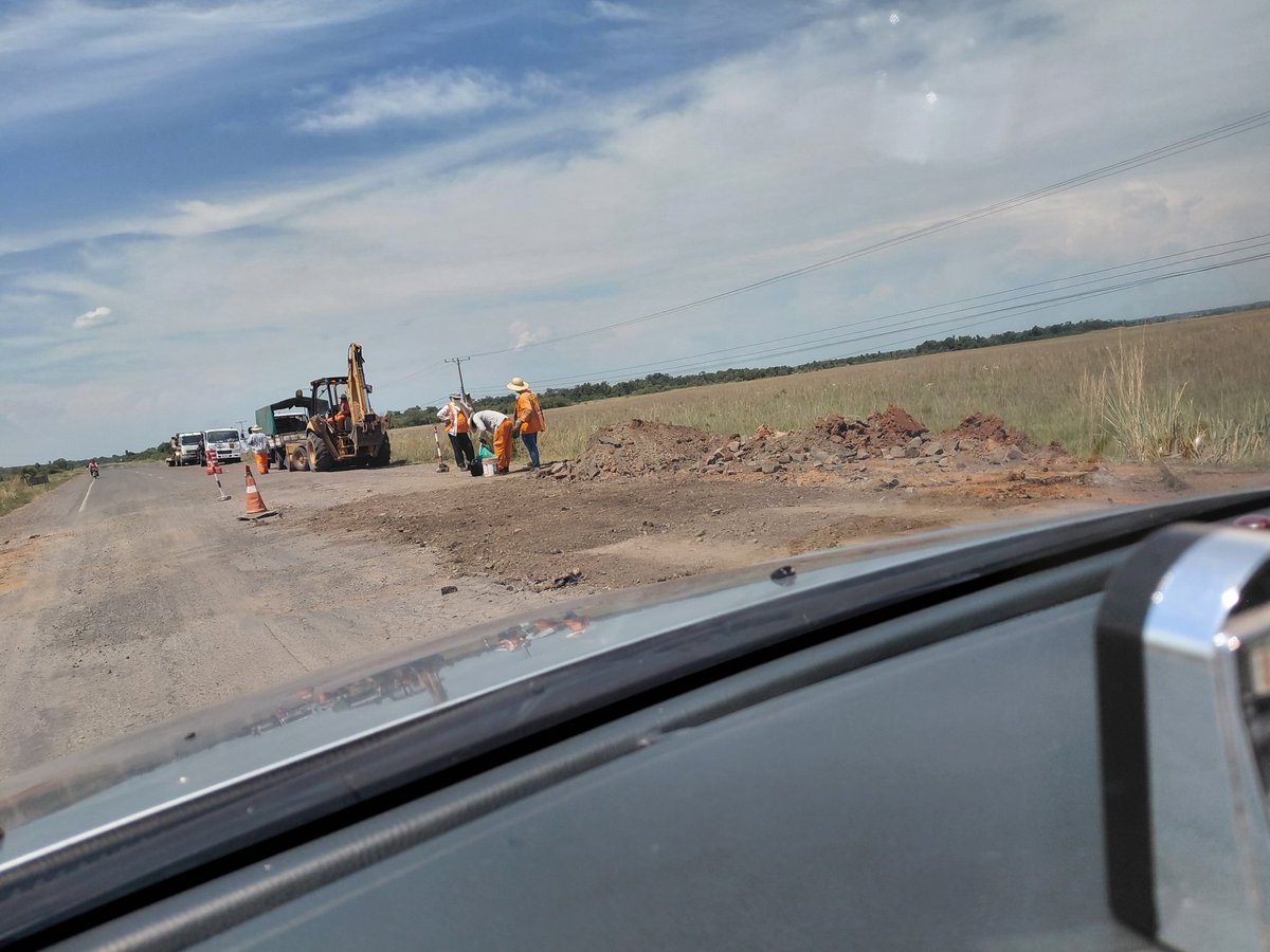jtorresbarresi's tweet photo. @mopcparaguay @PresidenciaPy @IPParaguay @ParaguayTVHD @voceriaparaguay @Miticpy @rnpy920am Ruta 11 juana maria de lara km 180 
CDD bachea con arena , quien controla @mopcparaguay @contraloriapy https://t.co/H8FBWuCSHV