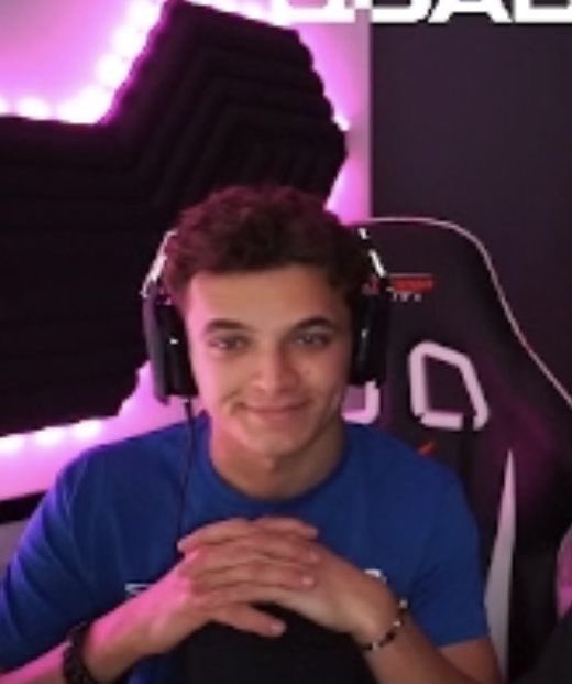 itssjannis tweet media