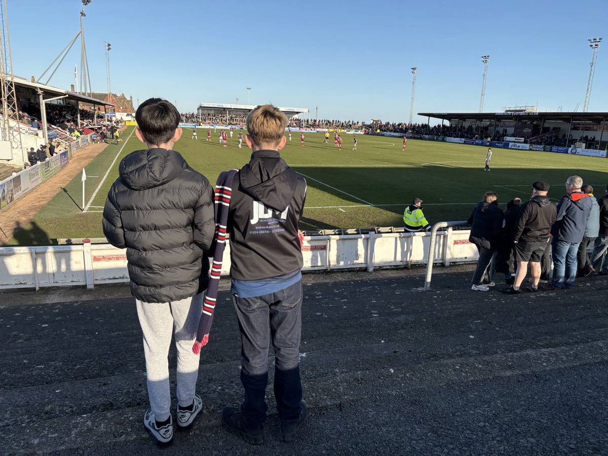 BigBirdNo1's tweet photo. @ArbroathFC Love Gayfield, fantastic stadium and worth the drive. But i think we were worthy of our point and played well with 10 (then 9 men) the ref had a shocker though! https://t.co/iAJOPEoPI8