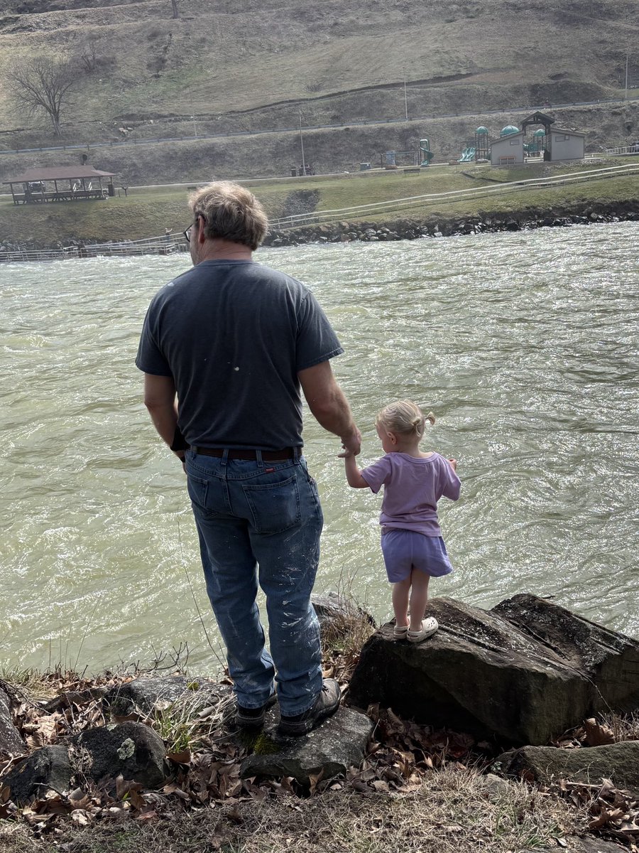 me &amp; my dad vs. my dad &amp; my daughter, 20 years later. 🥹