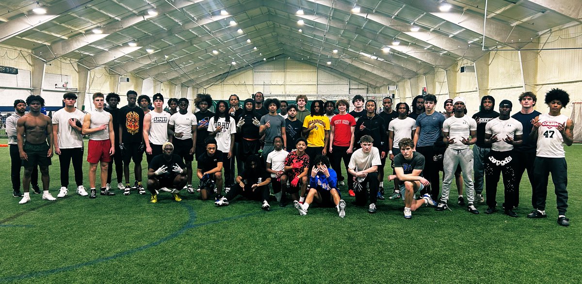 WR_COACH_O's tweet photo. #RepAndFix another day in the office!!! https://t.co/xUsxgRr4tK