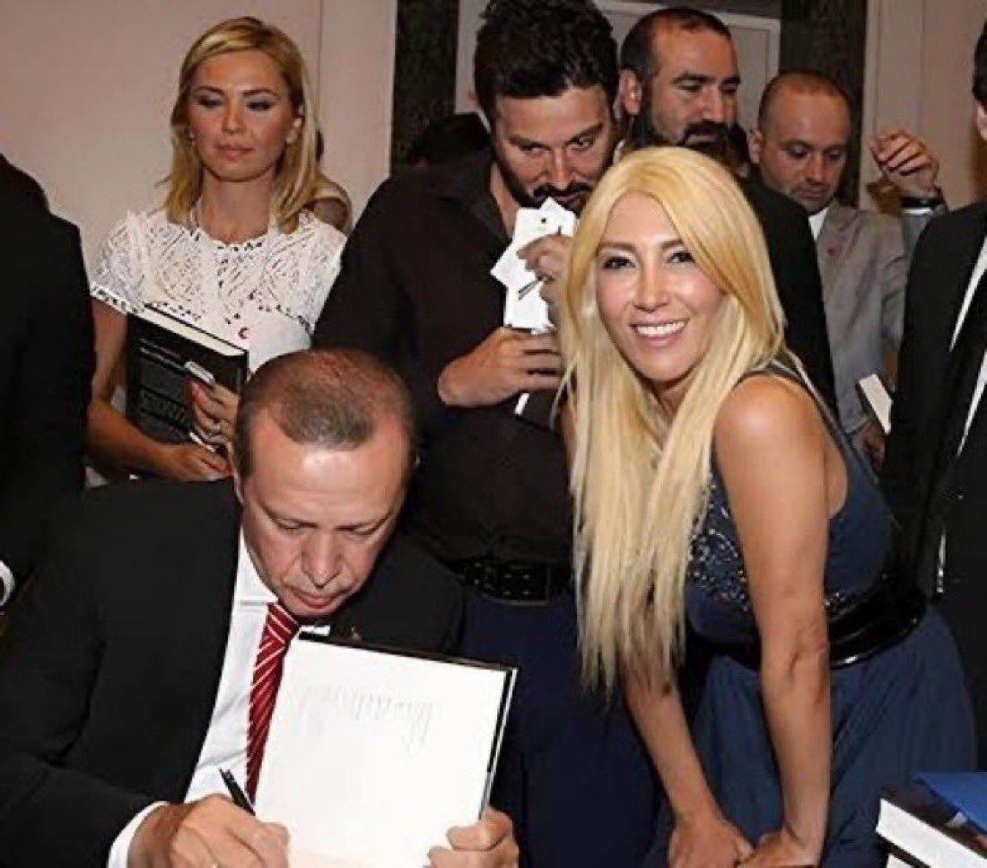 Zamanın da “Zıplaya zıplaya Tayip Erdoğan’ın yanına gidenler”
Sonra “Zıplamayan Tayyipçi” öyle mi? 
Bu cüreti nereden buluyorlar. 
#handeyener